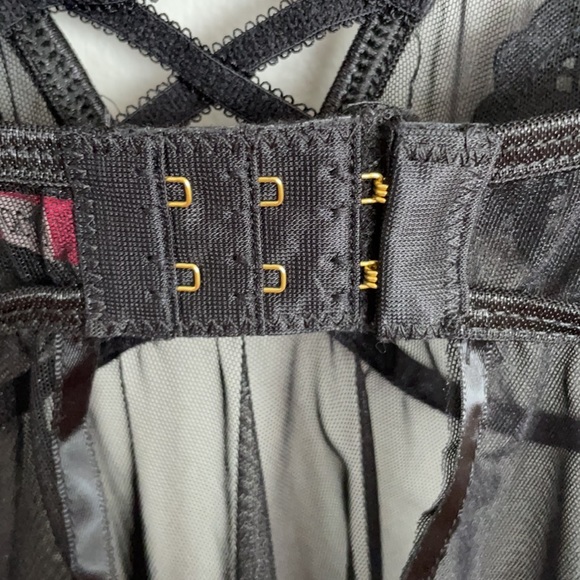 NEW W/ TAGS Two Piece Floral Embroidered Mesh Babydoll and Open Back Panty Set - Picture 4 of 9